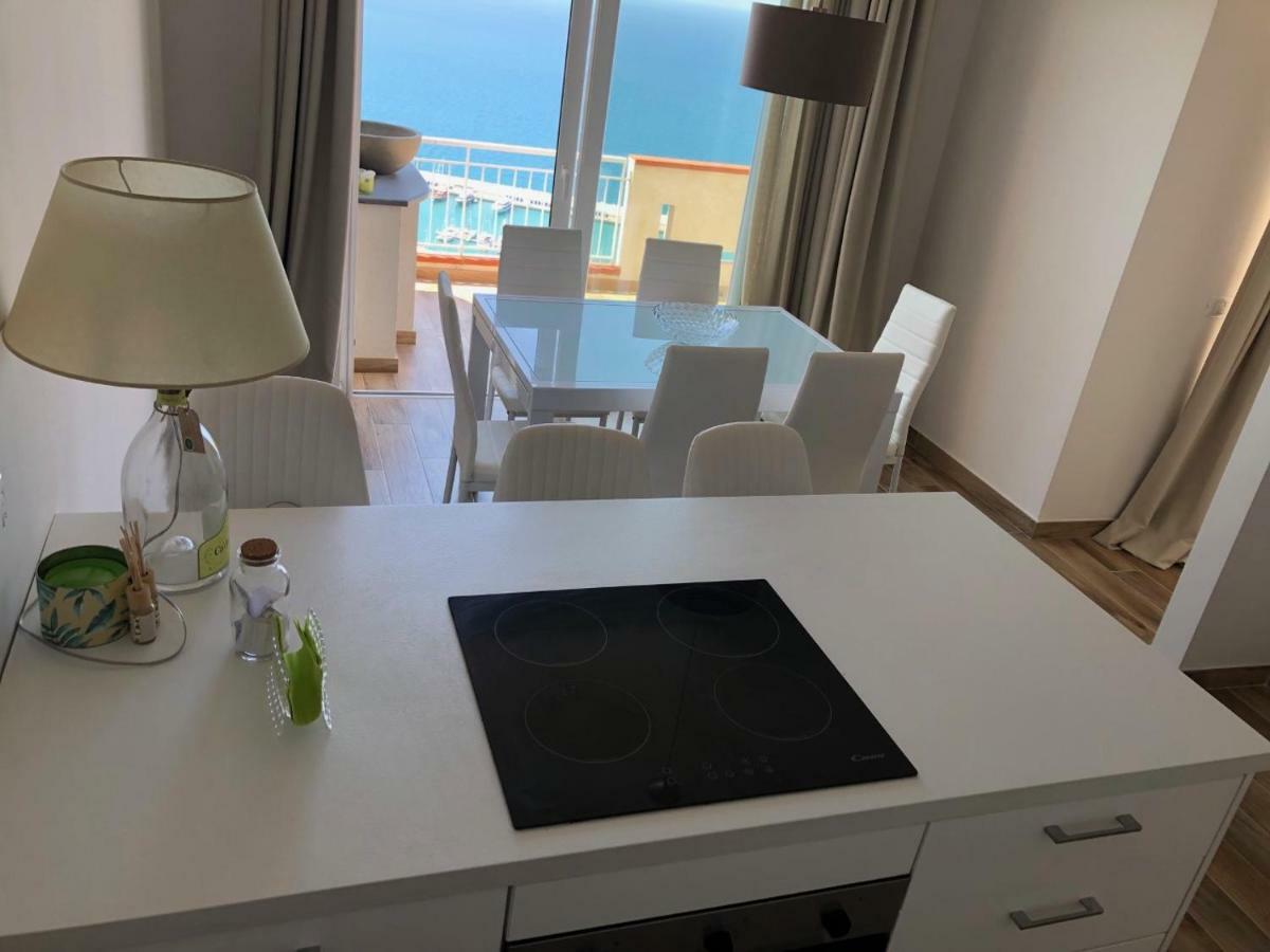 Appartamento Vista Mare Capo dʼOrlando Buitenkant foto