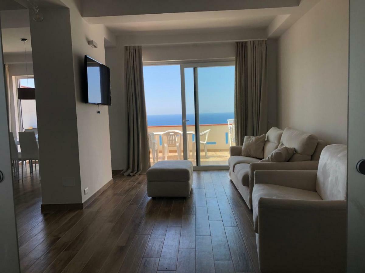Appartamento Vista Mare Capo dʼOrlando Buitenkant foto