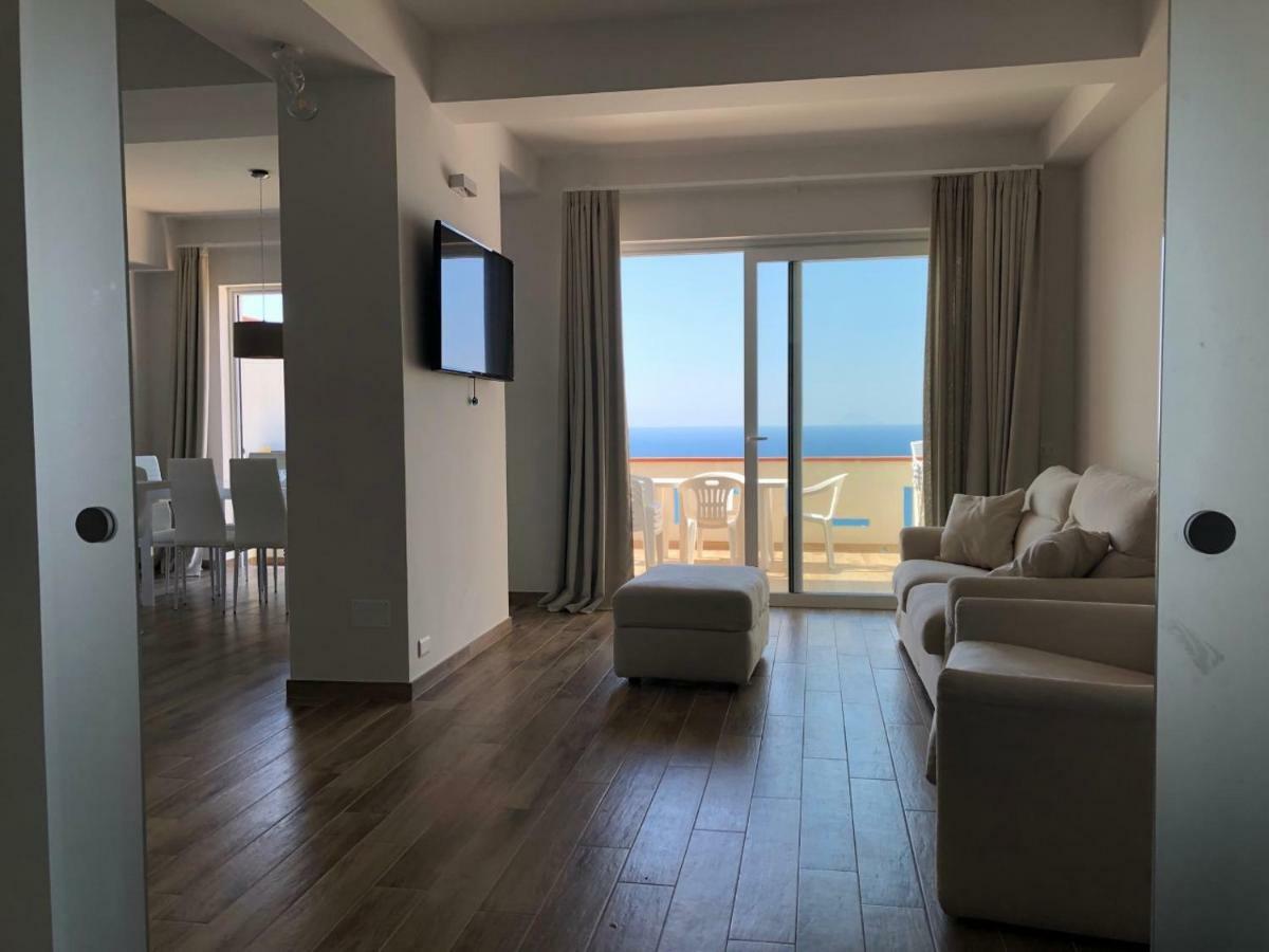 Appartamento Vista Mare Capo dʼOrlando Buitenkant foto